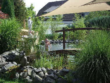 Kind_im_Teich Kind_im_Teich